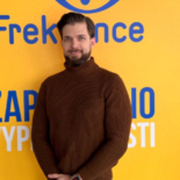 Host Frekvence 1