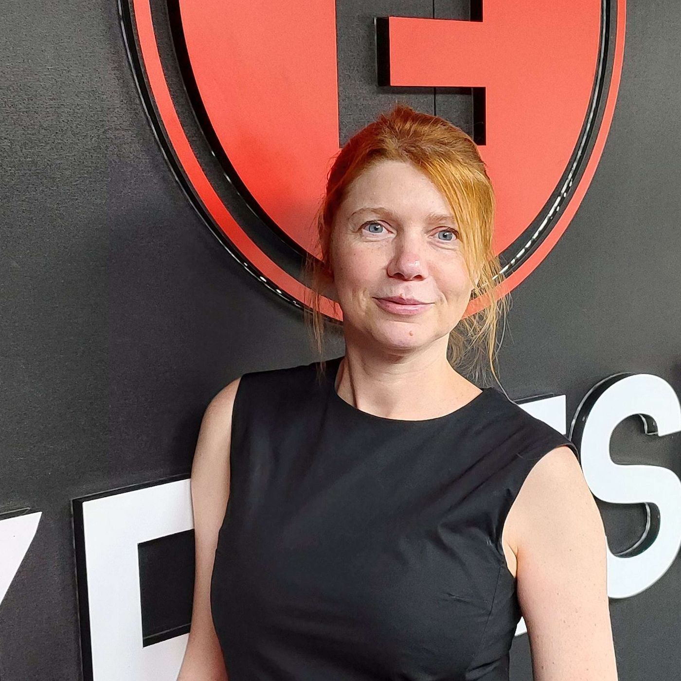 Erika Hníková: Série Medvěd se dostává blízko k lidem i medvědům, dokumentární režií se v Česku neuživím episode artwork