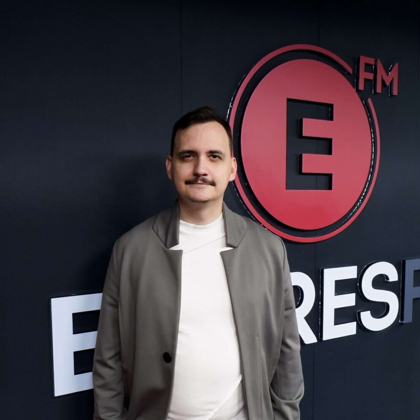 Režisér Pavel Soukup: Mrzí mě, že se s Jiřím Markovičem nepotkal jeho představitel Petr Lněnička episode artwork
