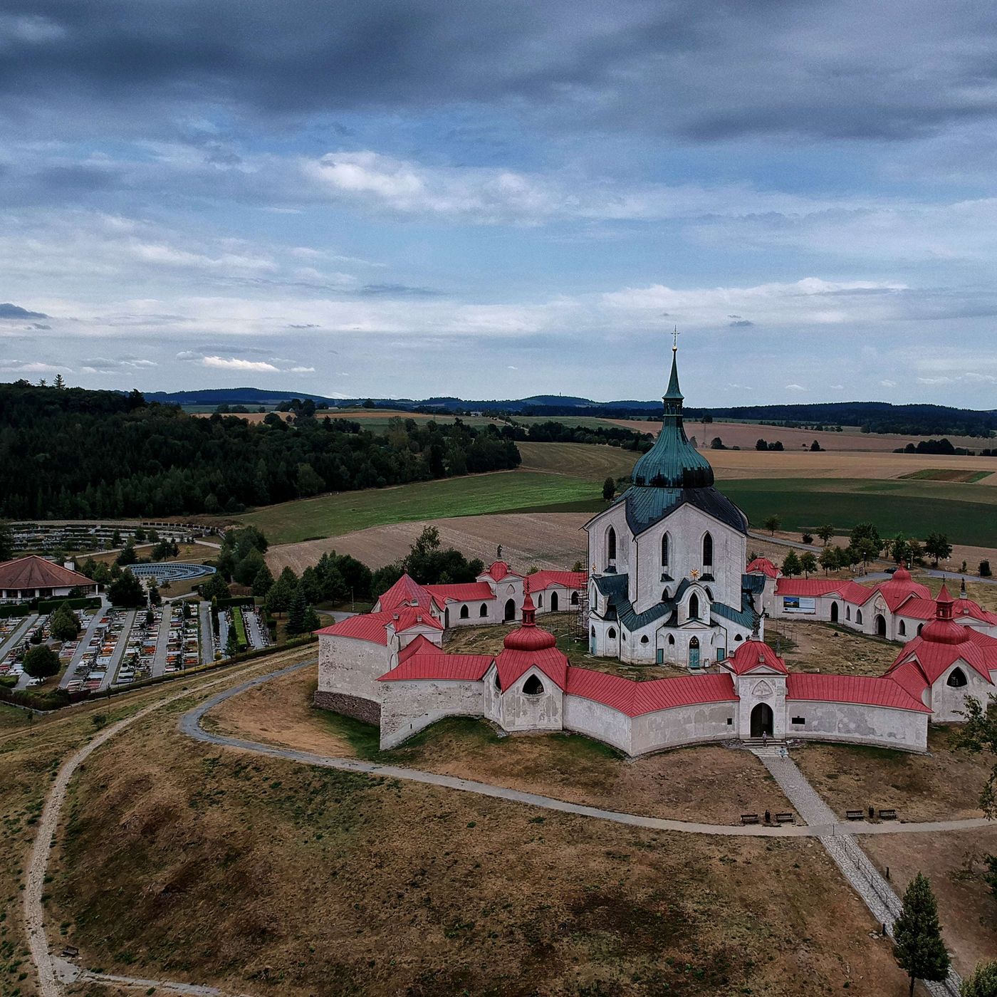 #nebudu doma 9. díl: Vysočina se hrdě prohlašuje za pravý venkov, nabízí ale i Santiniho kostel nebo katakomby pod Jihlavou episode artwork