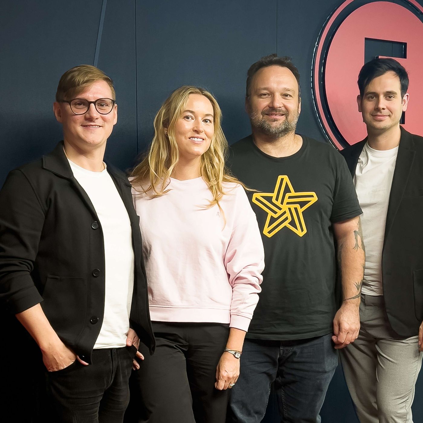 Tvůrci seriálu Sex O'Clock o vzniku úspěšného projektu, hledání nových talentů i recenzích a jejich autorech episode artwork