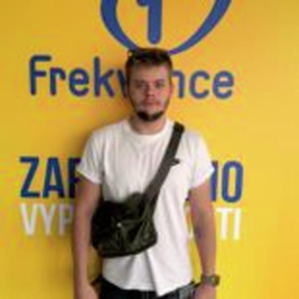 Host Frekvence 1