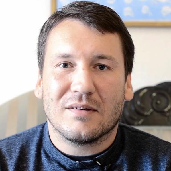 Na volné noze