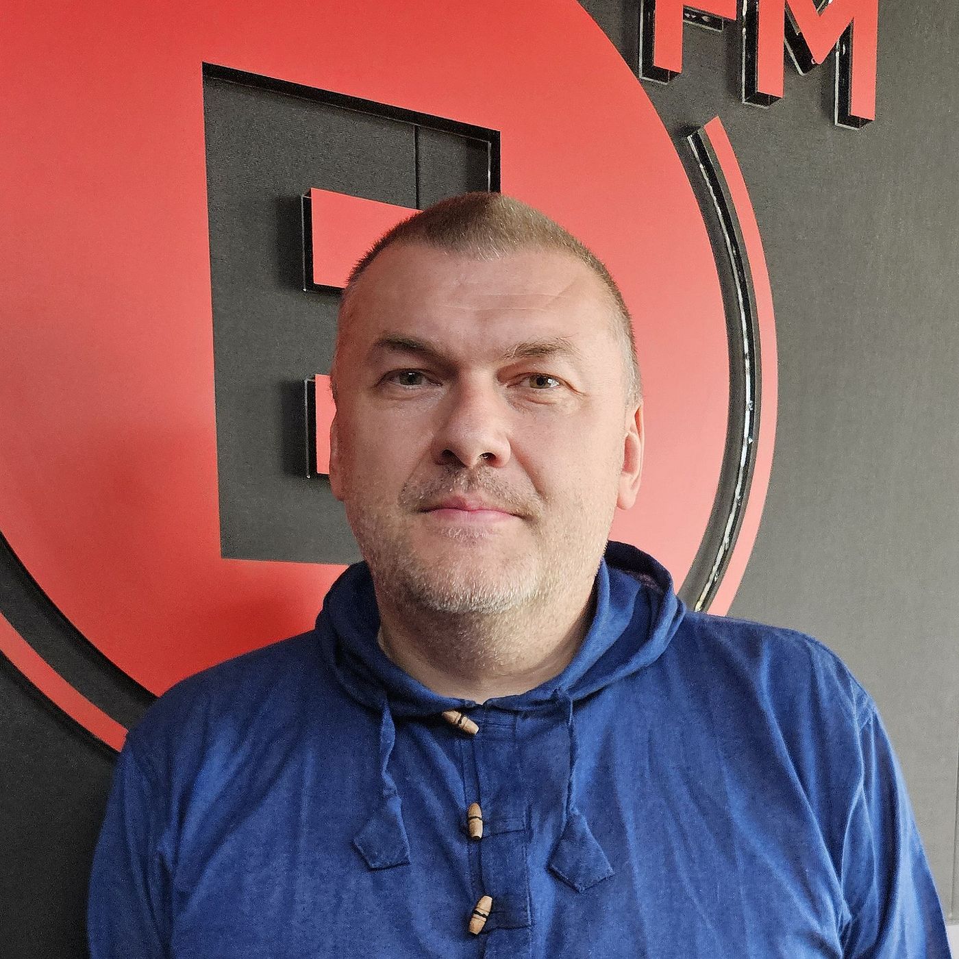Host Expres FM